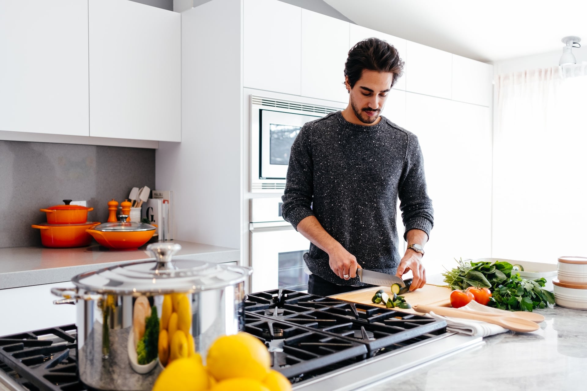 Dicas para higienizar sua cozinha e manter um ambiente saudável